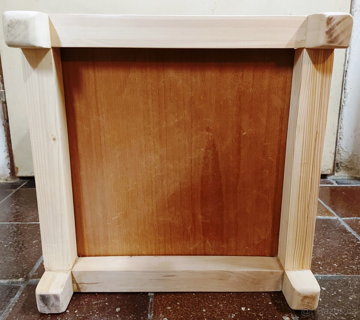 Stolička s úložným prostorem. - 10