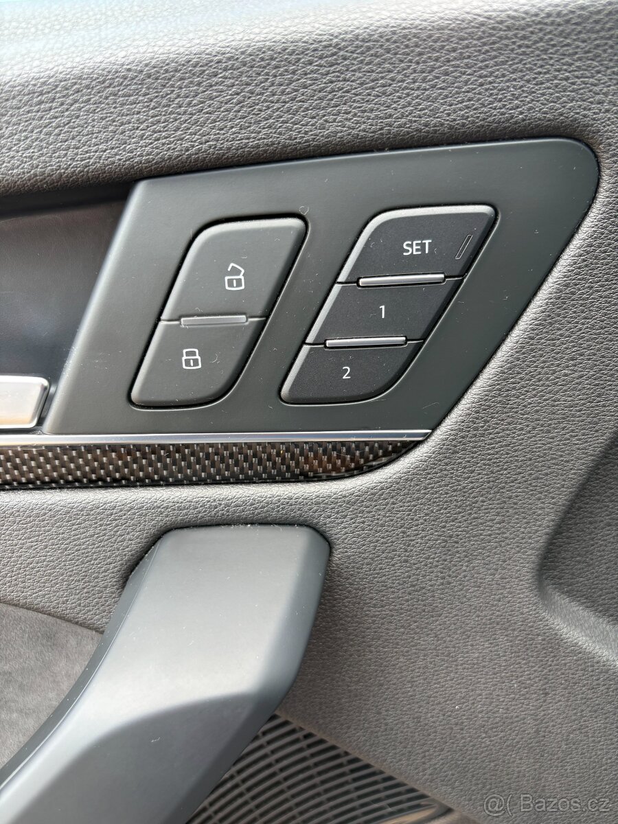 AUDI SQ5 3.0TFSI BLACK CARBON SERVIS ASO - 10