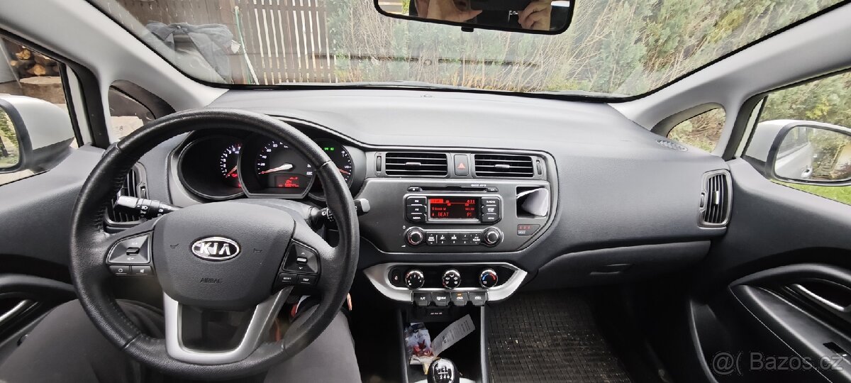 Kia Rio - 10