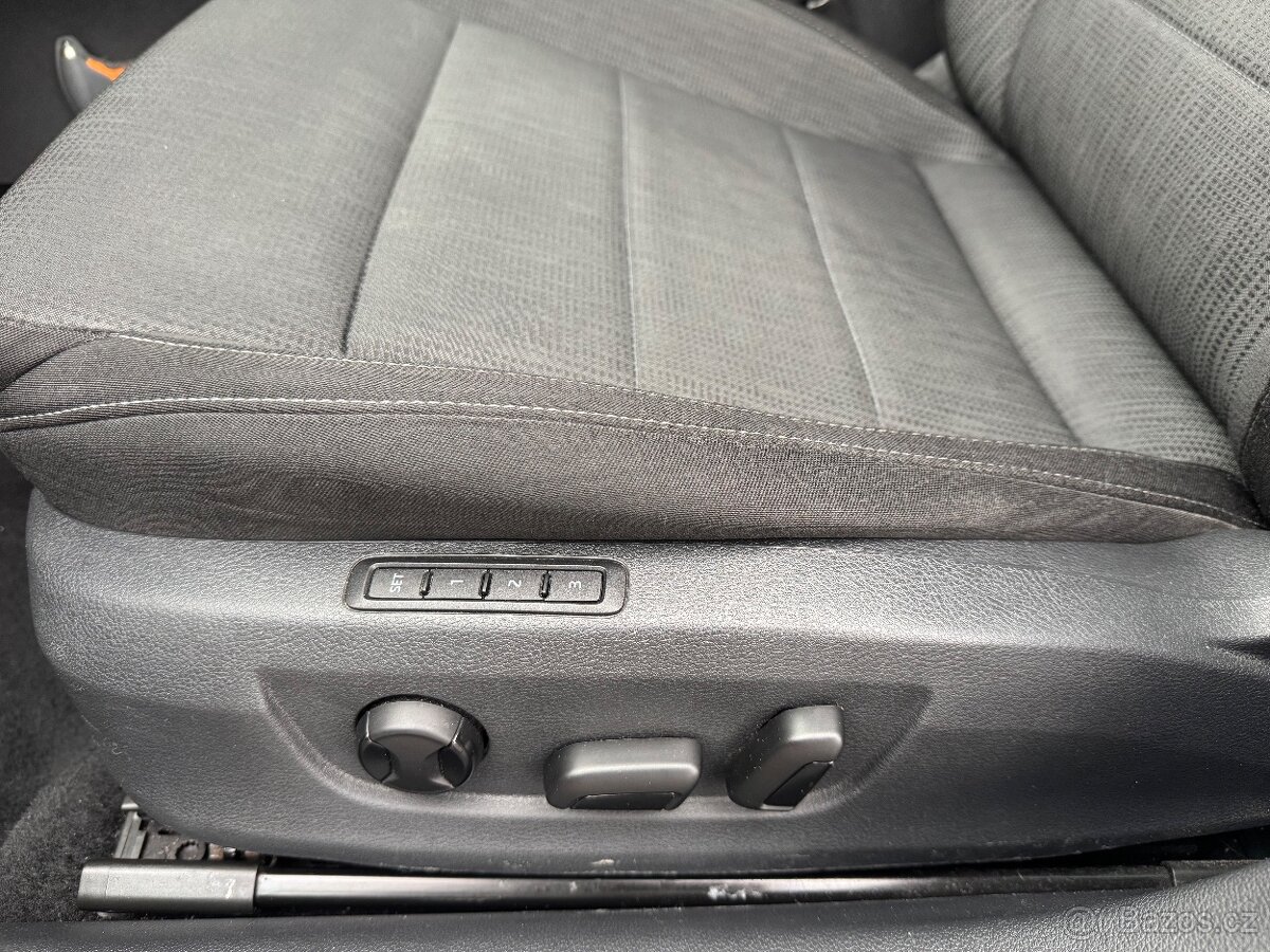 Škoda Superb III COMBI TDi 2018 MOŽNO NA SPLÁTKY - 10