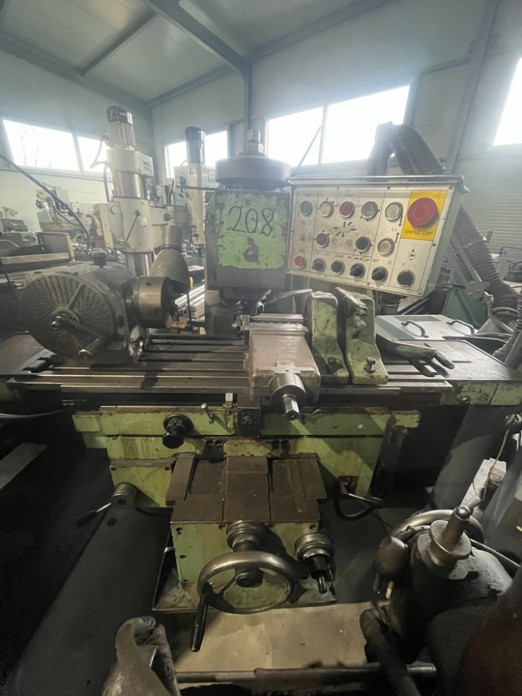 208. Frézka FGU 32 - 10