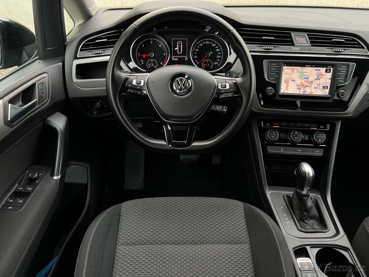 VW Touran 7 míst - 10