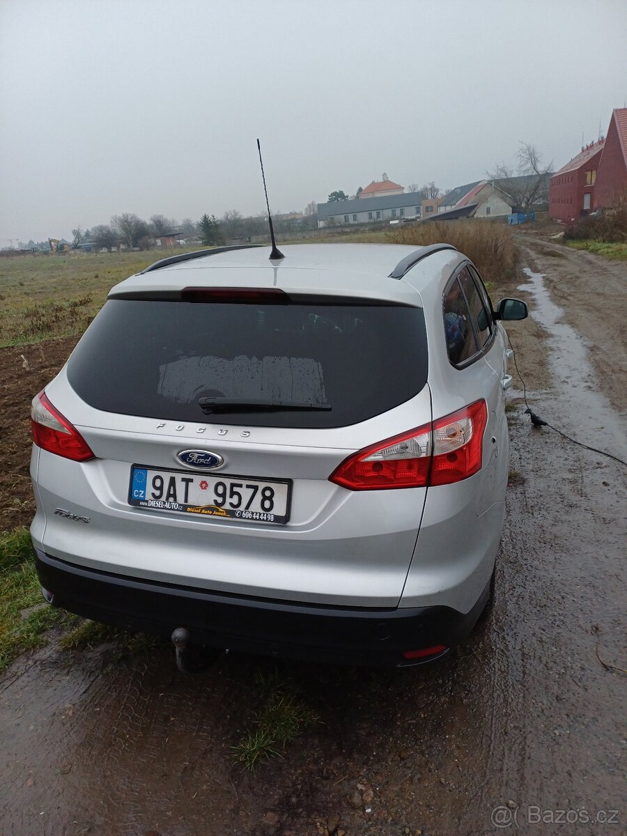 Ford focus combi 1,6 nafta - 10