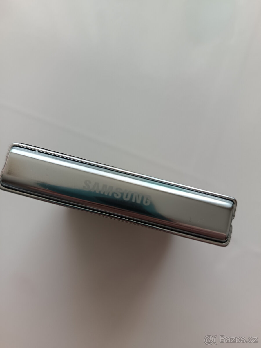 Samsung Galaxy Z Flip5 - 10