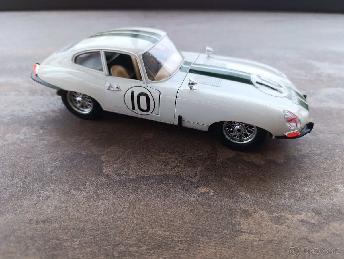 modely autíček 1:18 - 10