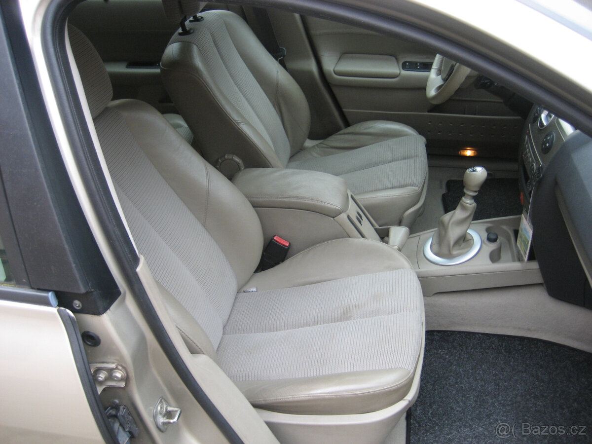 RENAULT MEGANE COMBI 2.0 - 10