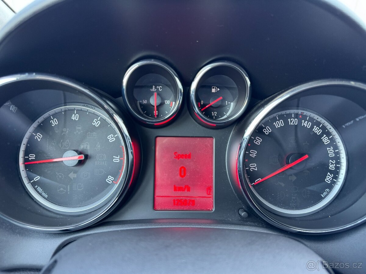 Opel Astra 1,4 i 103kW Cosmo Sports - 10