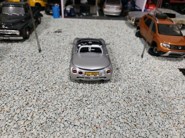 model auta Renault Spider sport 1999 Otto mobile 1:18 - 10