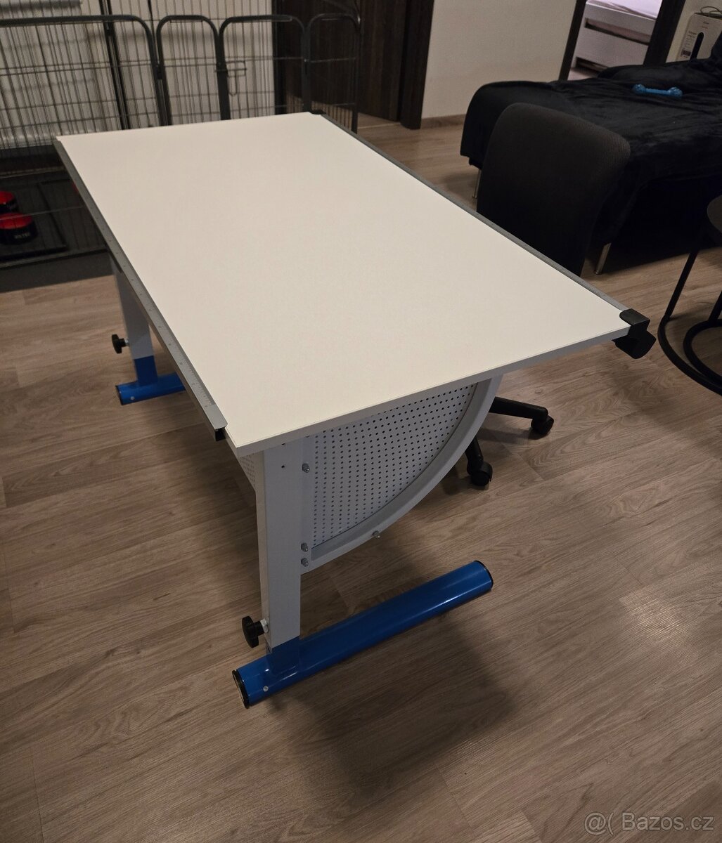 POLOHOVATELNÝ PSACÍ STŮL - 10