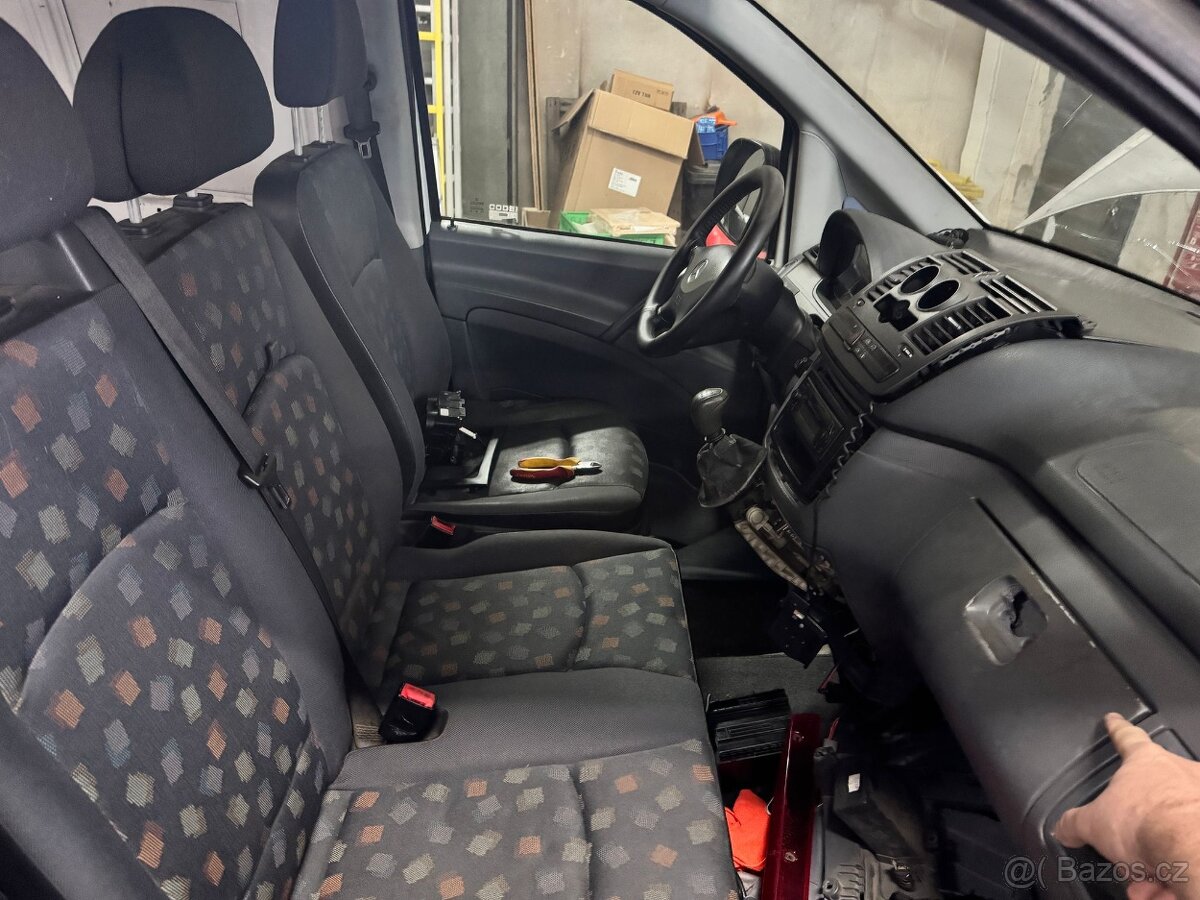 Mercedes-Benz Vito W639: bedna - 10