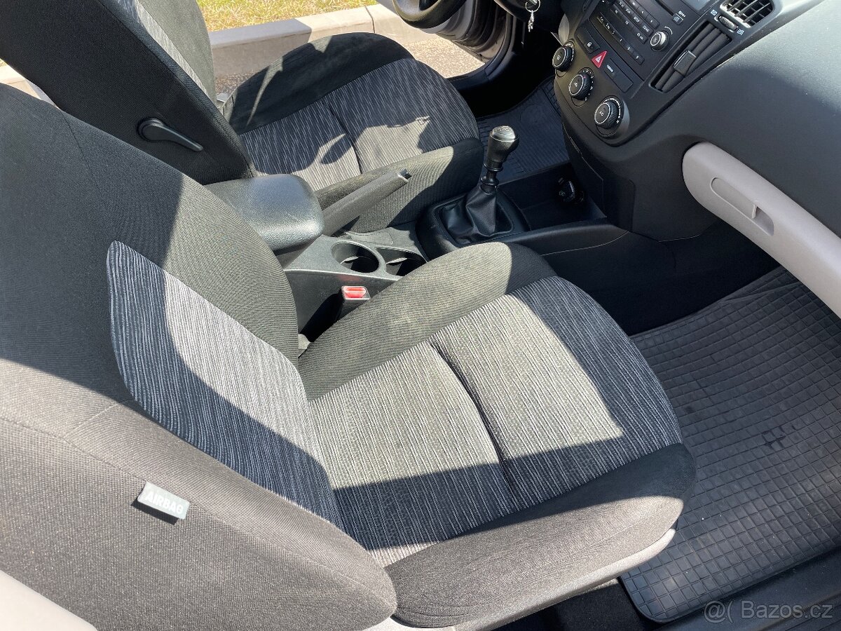 Kia Ceed 1.4 - 10