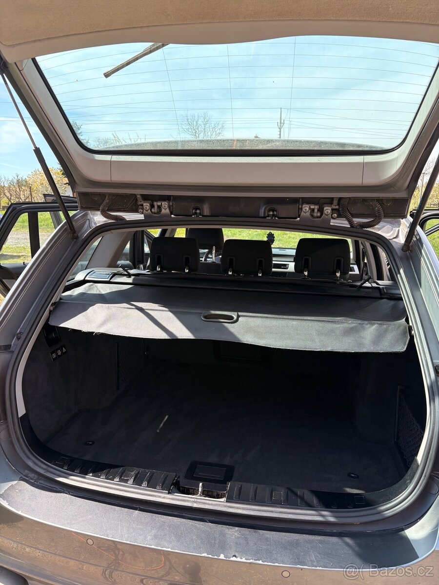 BMW E91 318d Lci - 10
