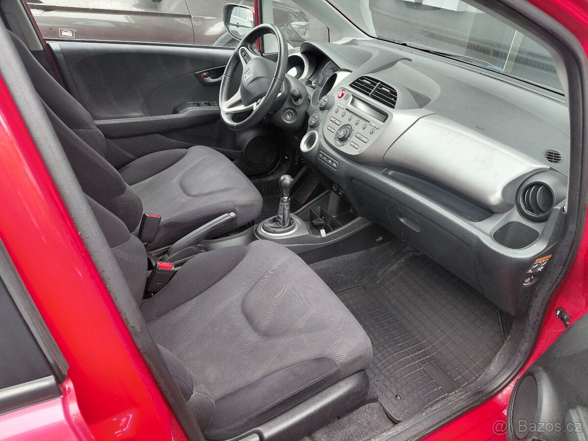 HONDA JAZZ 1.3i, 73kW, 160000km, po STK, TOP CENA - 10