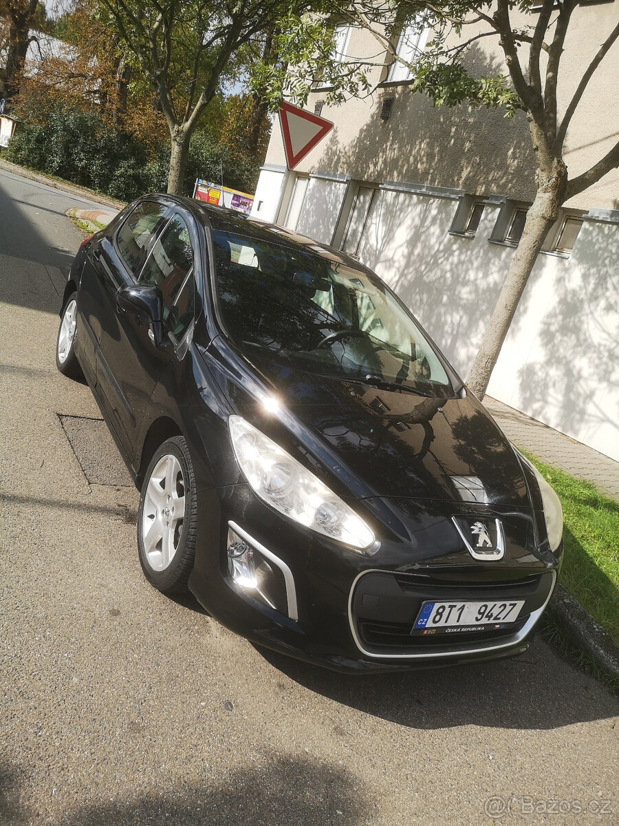 Peugeot 308 Kup CZ Naj 100tkm Serviska 1.4i Benzín 72Kw Sup - 10