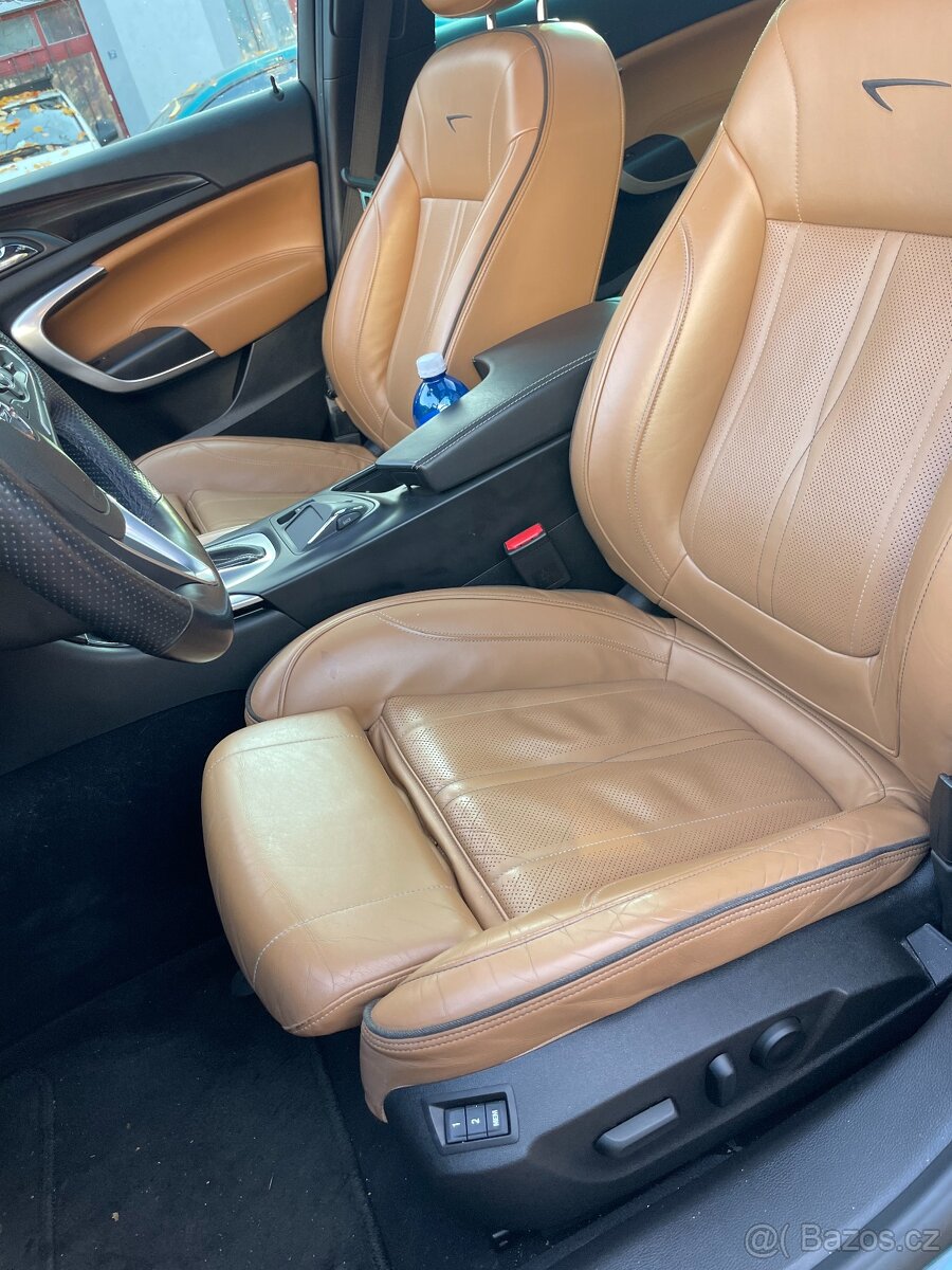 Insignia 2.0 BiTurbo,Kůže,PANO,OPC line - 10