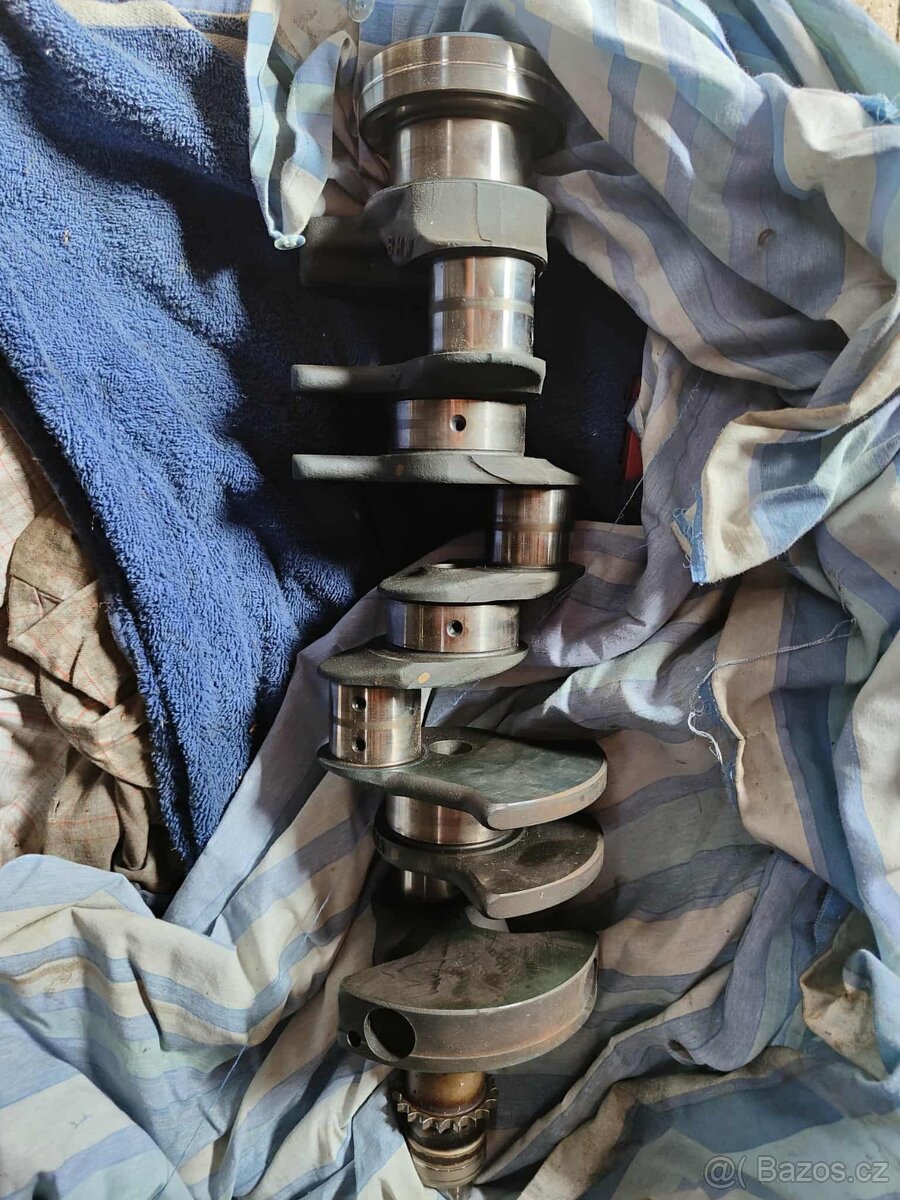 Motor BMW – V8 4.0 l - 10