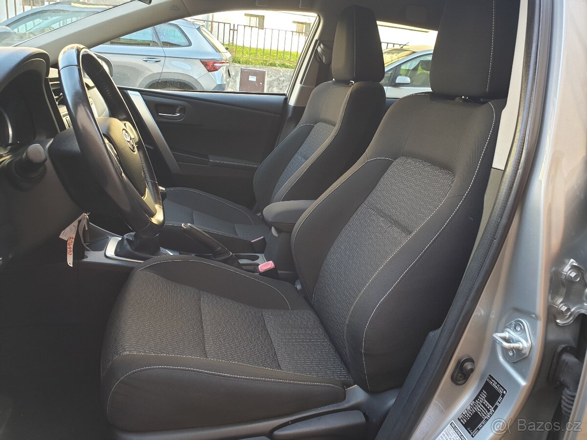 TOYOTA AURIS kombi 1,6i 97KW KAMERA 8xKOLA - 10