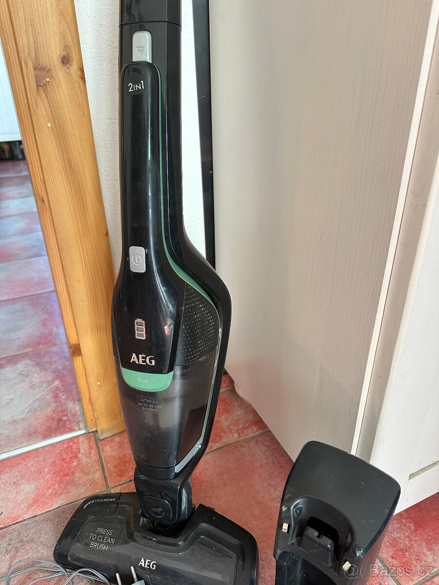 Bezsáčkový vysavač AEG CX7 - 10