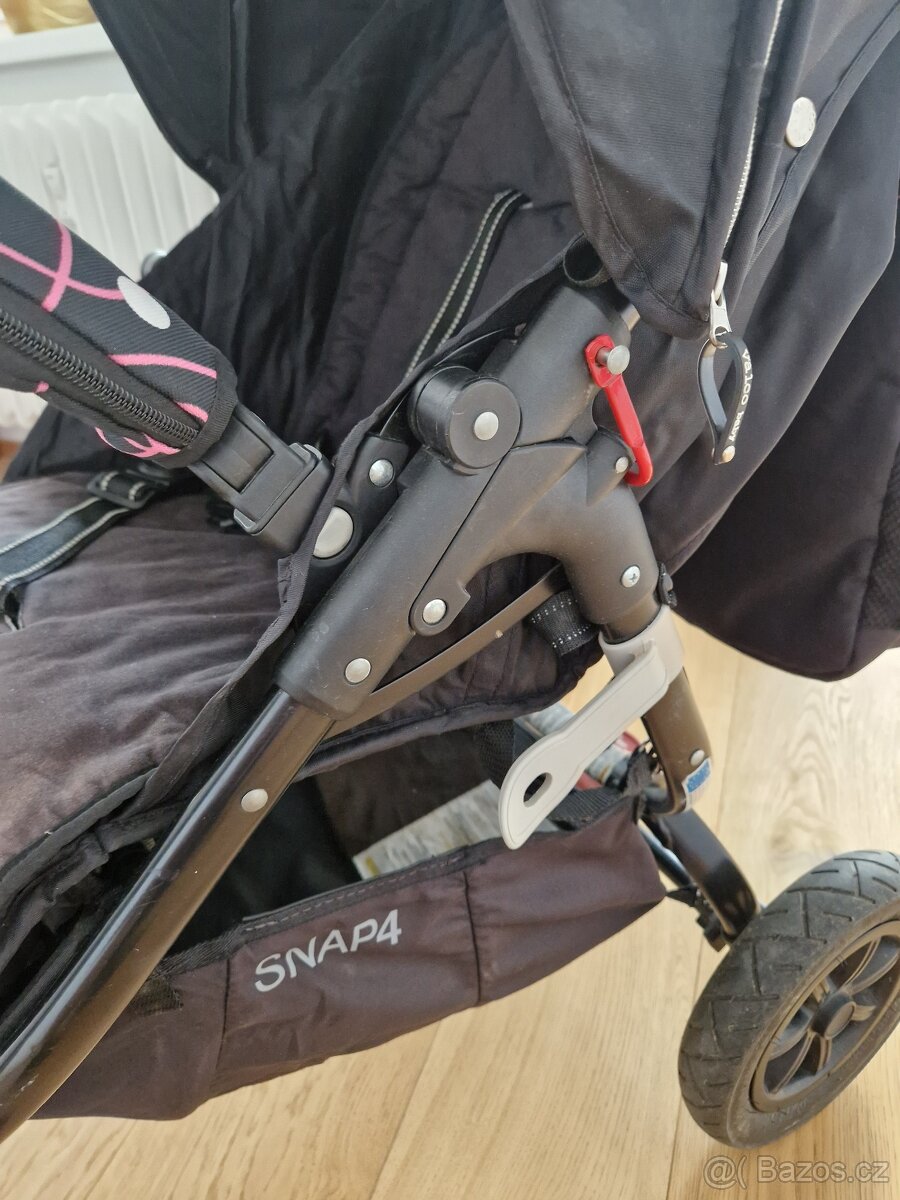 Sportovní kočárek s nafukovacími koly Valco Snap 4 - 10