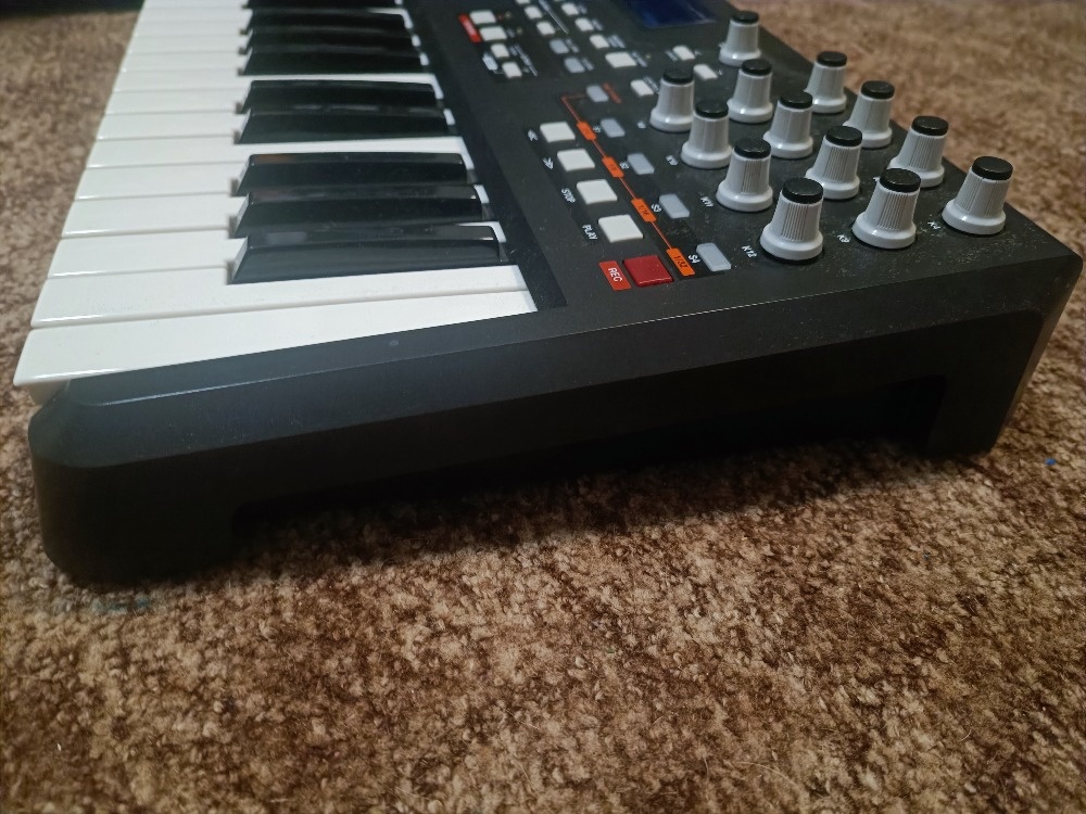 Jako nová Akai MPK25 Professional MIDI klávesnice - 10