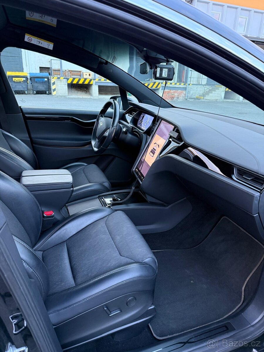 TESLA MODEL X 75D FREE SUPERCHARGING - 10