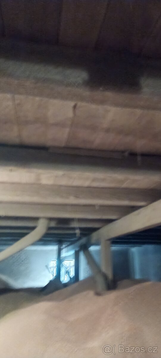 Staré trámy a rozebrání starých střech - 10