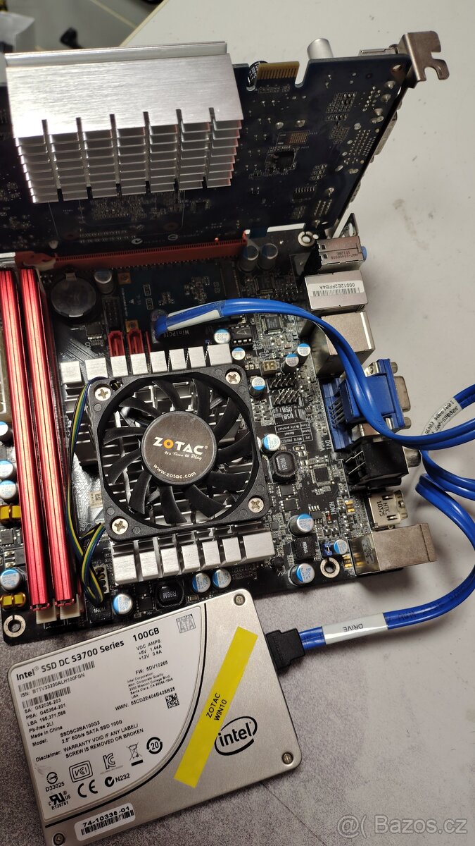 Motheboardy s procesory a pamětmi - 10