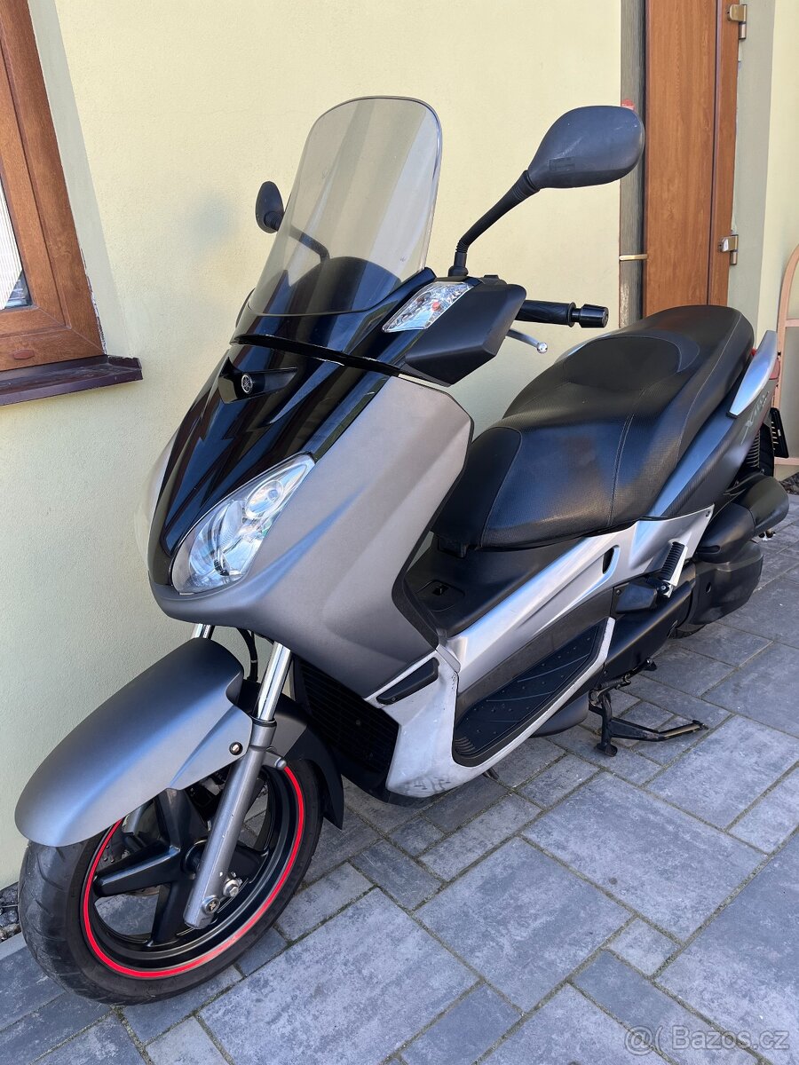 Yamaha X-MAX 125 - 10