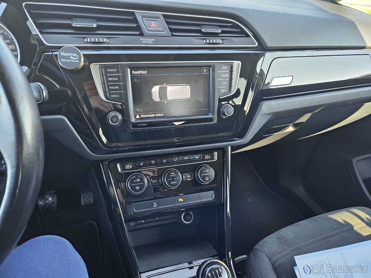 Volkswagen Touran 1.4 TSI 110kw, Highline, Nehavarováno - 10