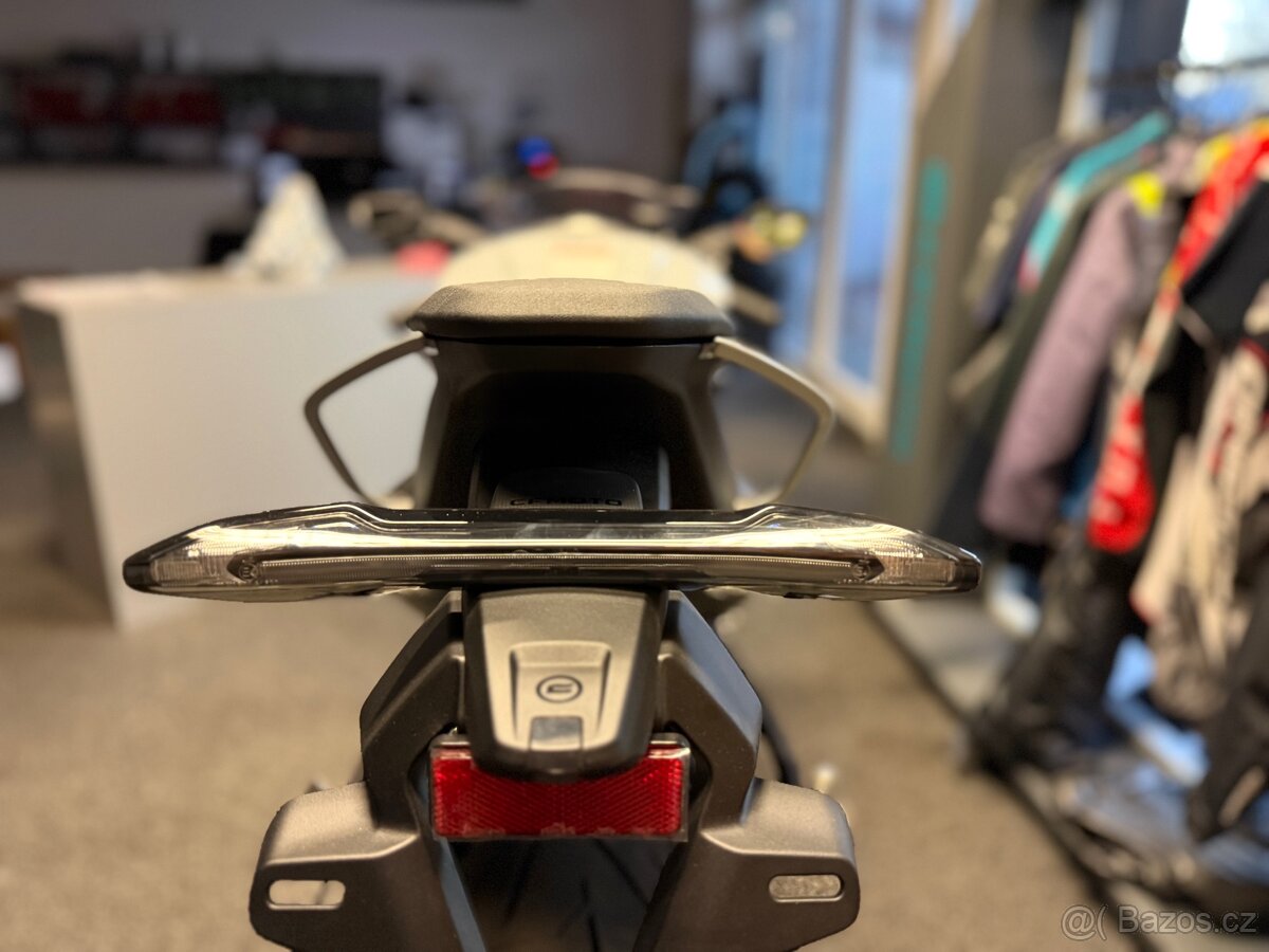 CF MOTO 675 SR-R - 10