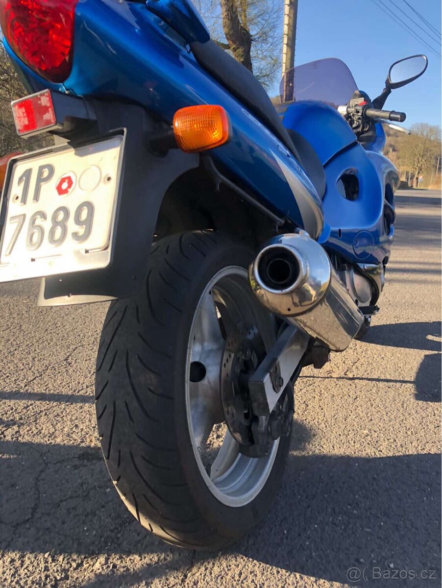 Suzuki gsx600f - 10