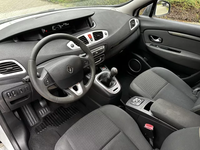 Renault Grand Scénic III 1.9 dCi 96kW Navi ALU kola BOSE - 10