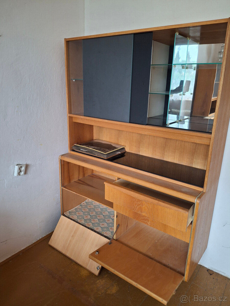 NÁBYTEK ZE 70. LET. - 10