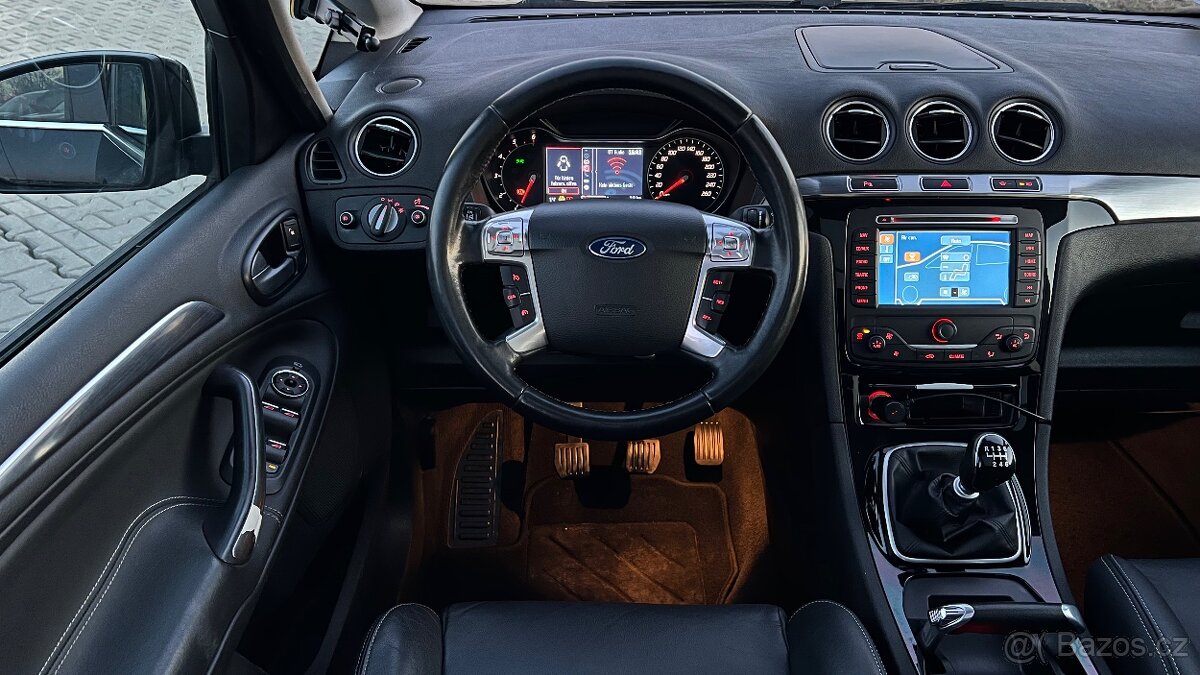 Ford S-Max 2.0Tdci 7mist DigiTacho rv2013 120Kw Kůže Panoram - 10