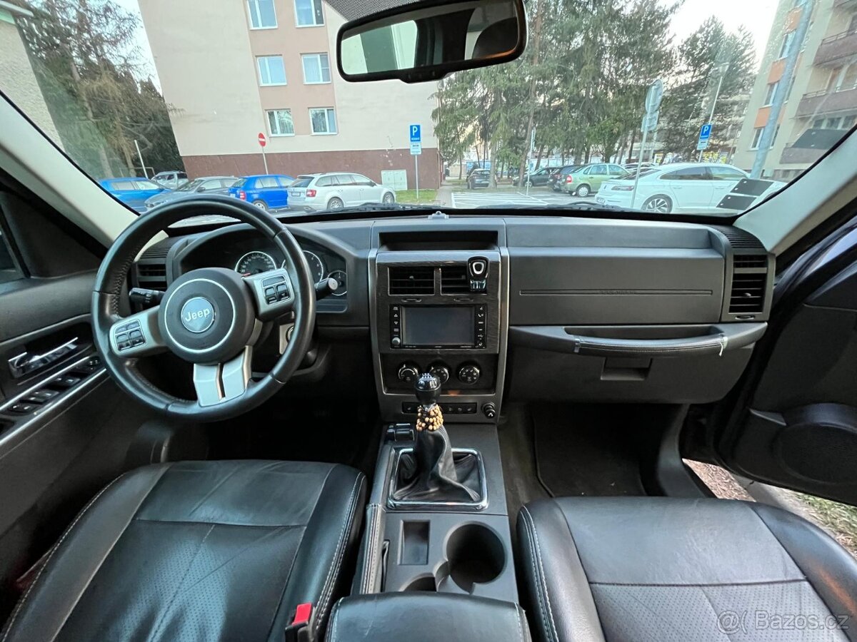 JEEP Cherokee Liberty (KK) - 10