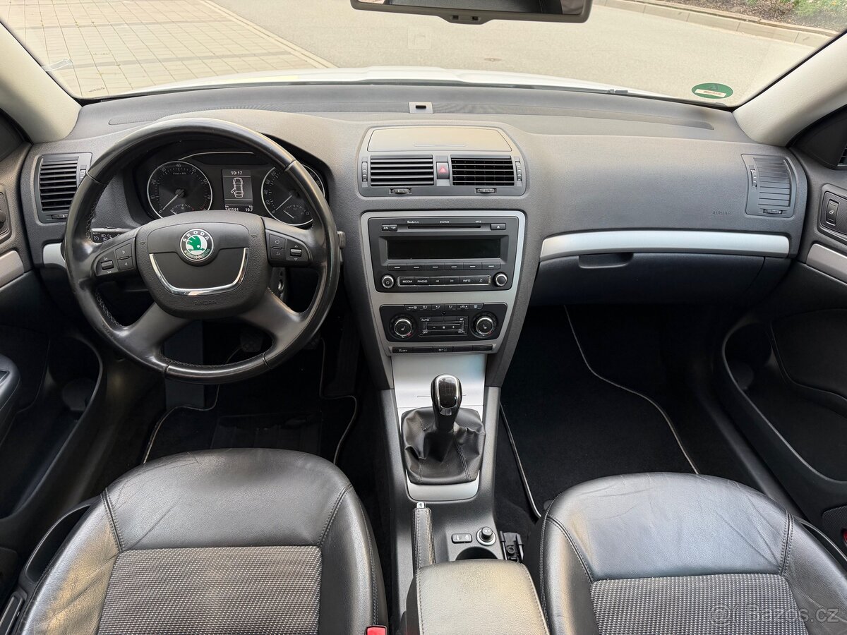 ŠKODA OCTAVIA II FACELIFT 1.8TSI ELEGANCE - 10