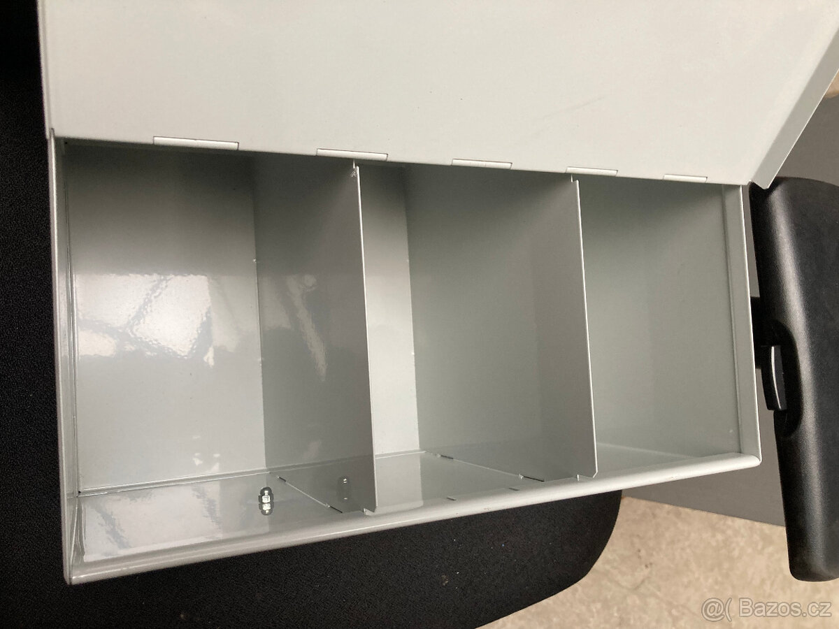 Trezor, pokladnička, kasička, střádanka, trezorek za 600 kč - 10