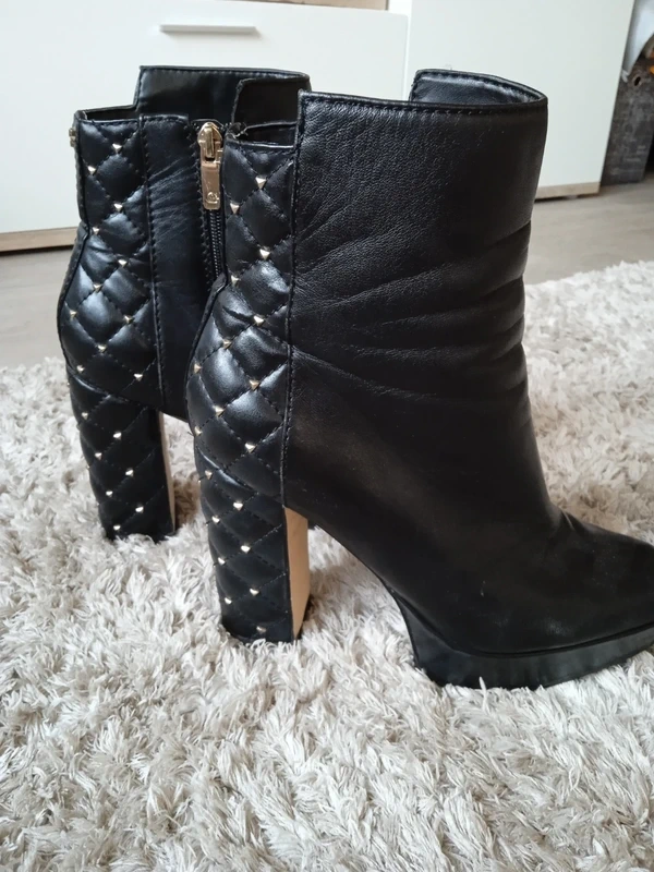 Černé polokozačky zn Guess, vel. 38 - 10