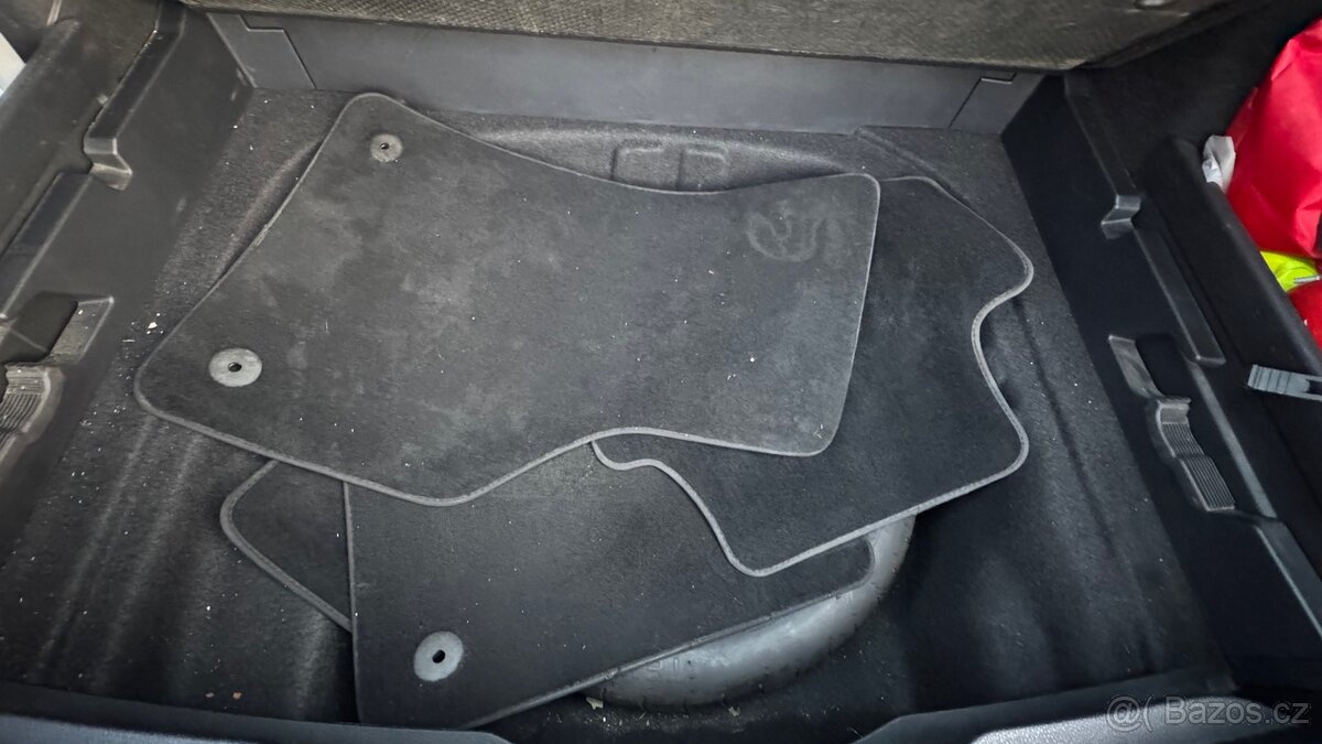 Volkswagen Golf VII 2.0 TDI 2017, výbava Highline - 10