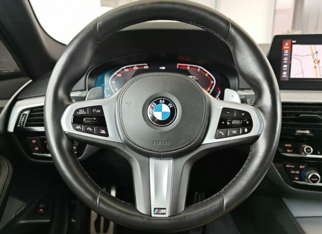 BMW Rad 5 Touring 530i xDrive A/T - 10