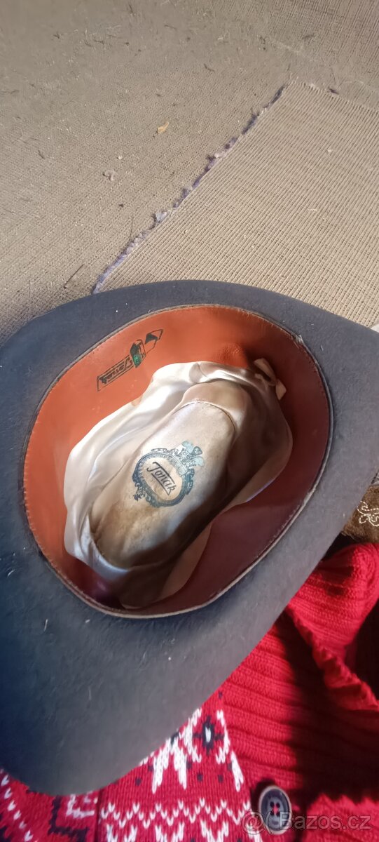 Kožené kalhoty svetr klobouk Kukla kabátek - 10