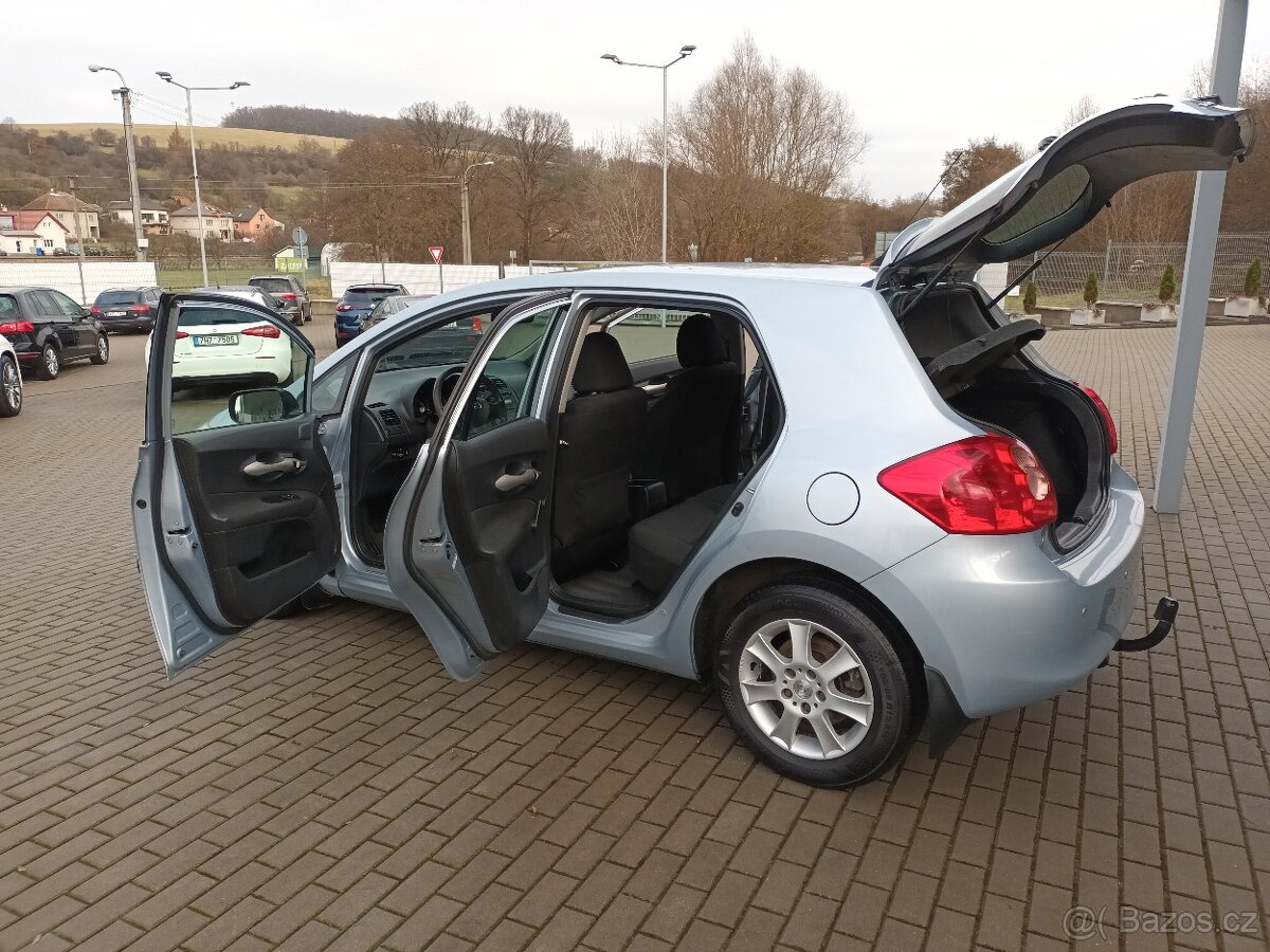 Toyota Auris 1,4 ČR,2MAJ,TAŽNÉ,SERVIS - 10