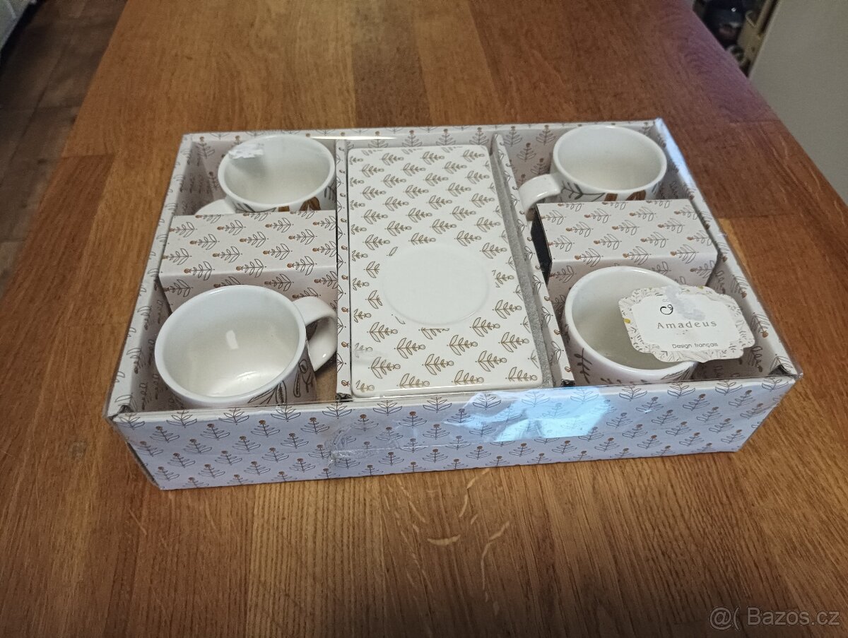 SADA DESIGNOVÝCH HRNKŮ NA KÁVU AMADEUS FRANCIE - 10