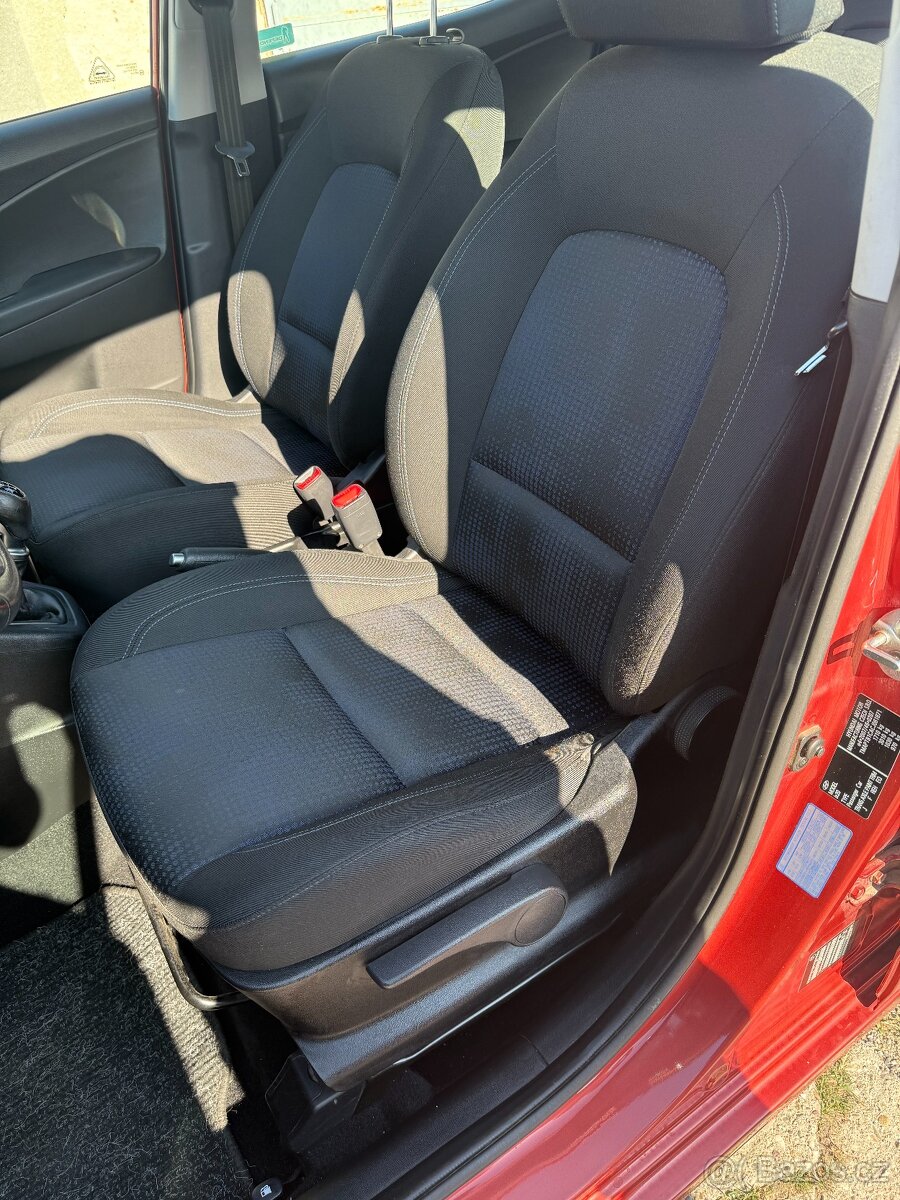 Hyundai IX 20 1.4 benzín,nový v ČR,rok 2012 - 10