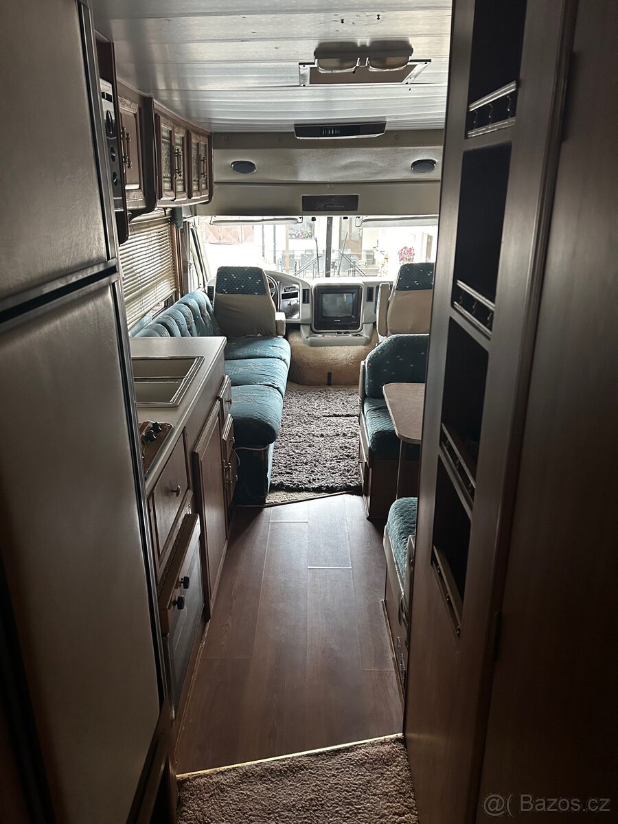 Obytné auto Coachmen 5.9TD - 10