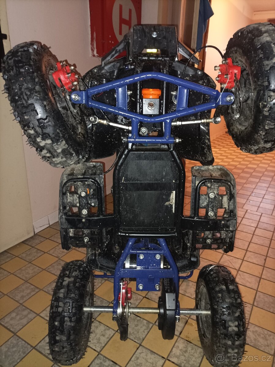 Dětská elektrická čtyřkolka - 10