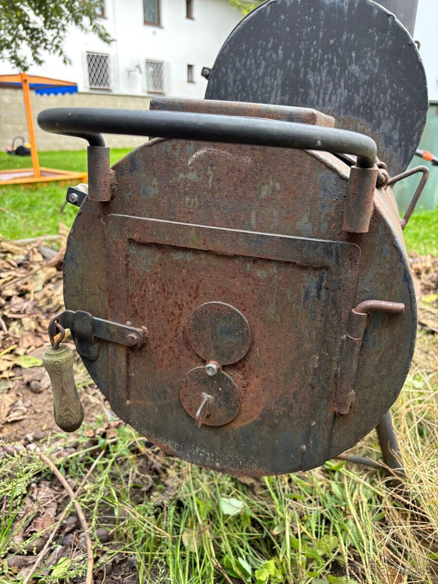 Gril s udírnou - lokomotiva - 10