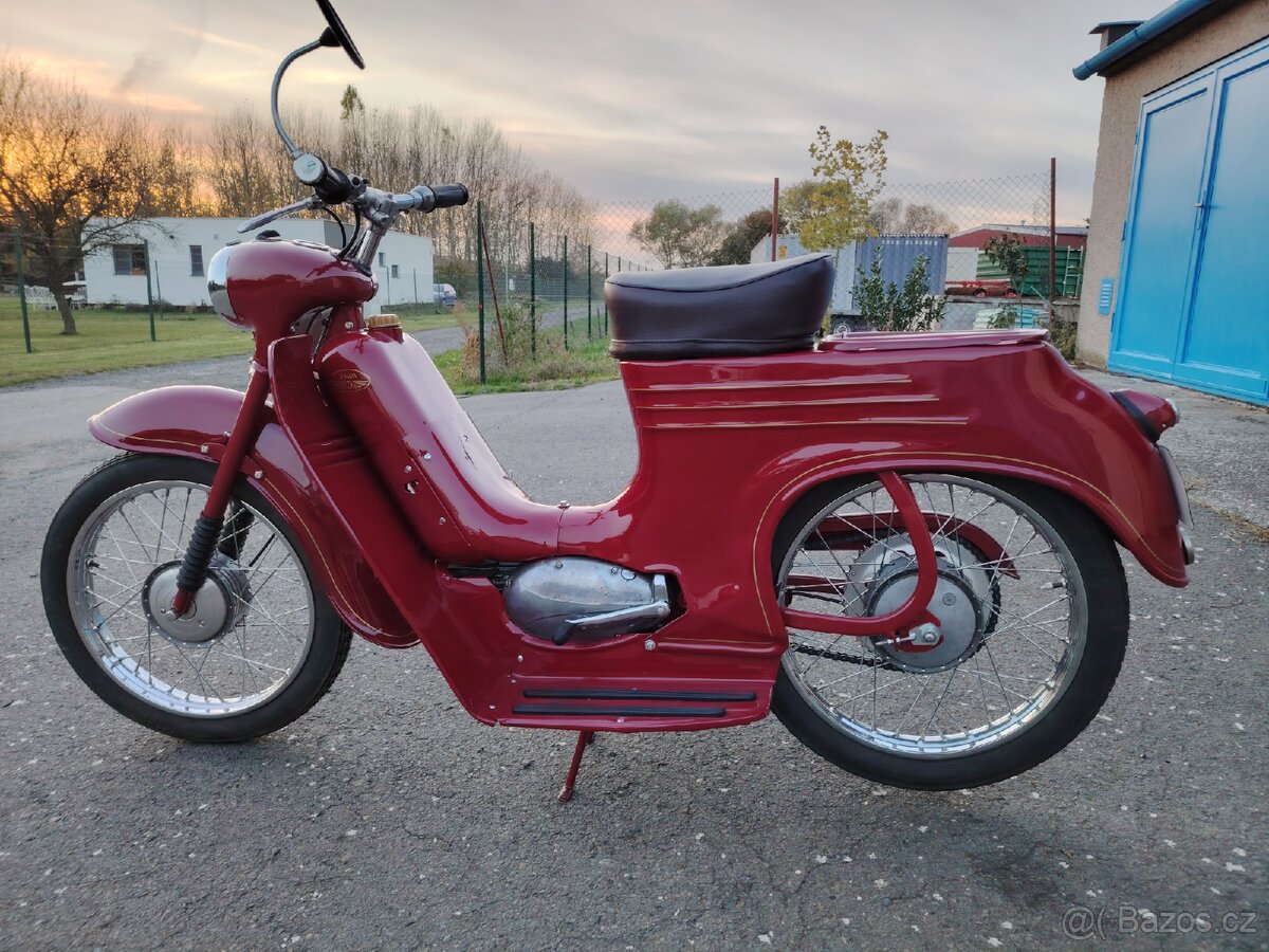 Jawa 555 deluxe s TP - 10