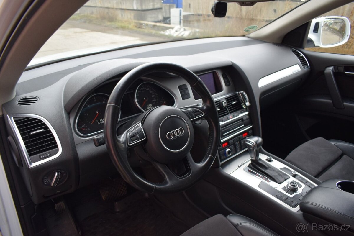 Audi Q7 3.0TDi 4X4/FACELIFT/TAŽNÉ/BOSE - 10