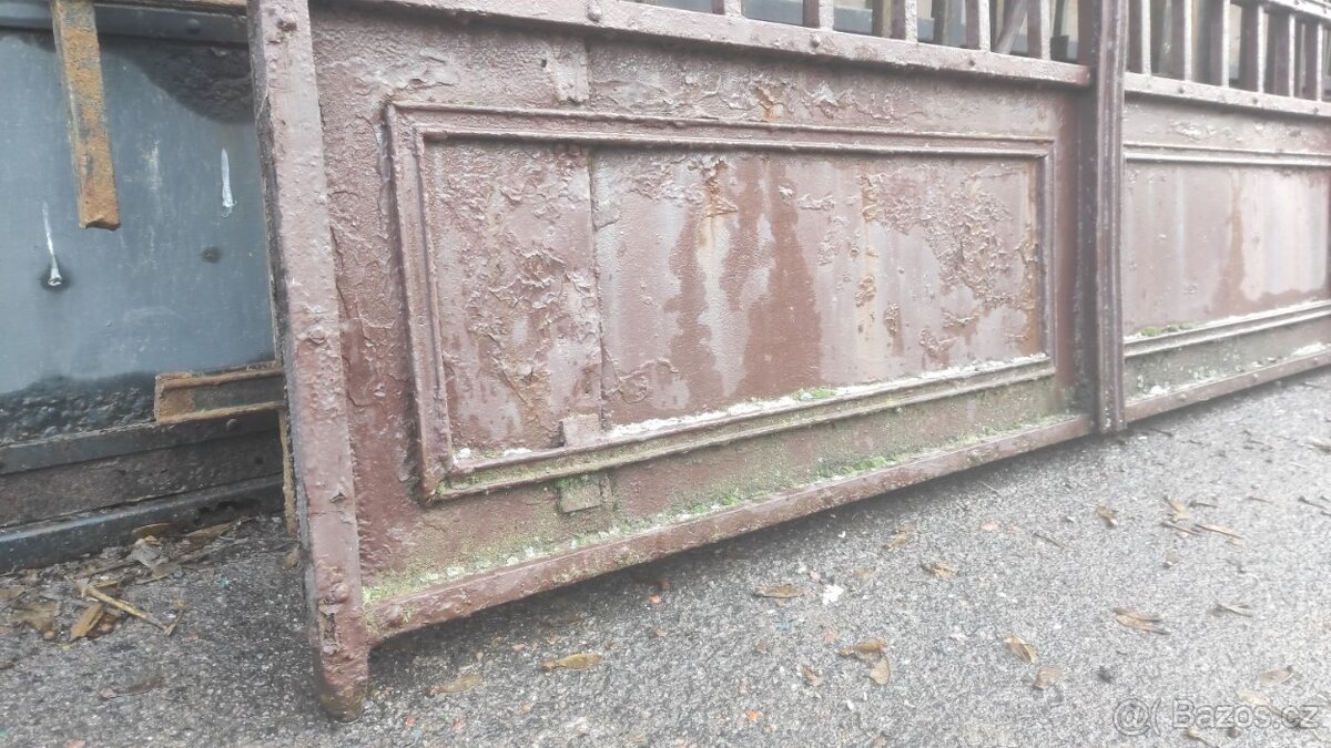 Stará železná brána, 268 cm x výška 220 cm - 10